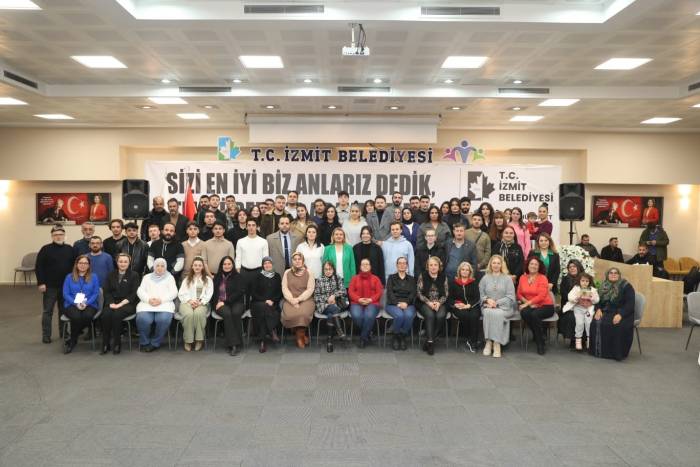 Başkan Hürriyet, Deprem Gönüllüleriyle Buluştu