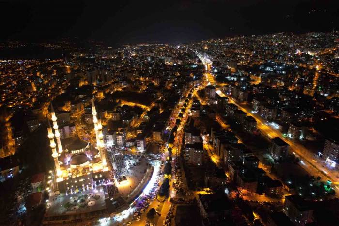 Depremin Merkez Üssünde Miraç Kandili İdrak Edildi