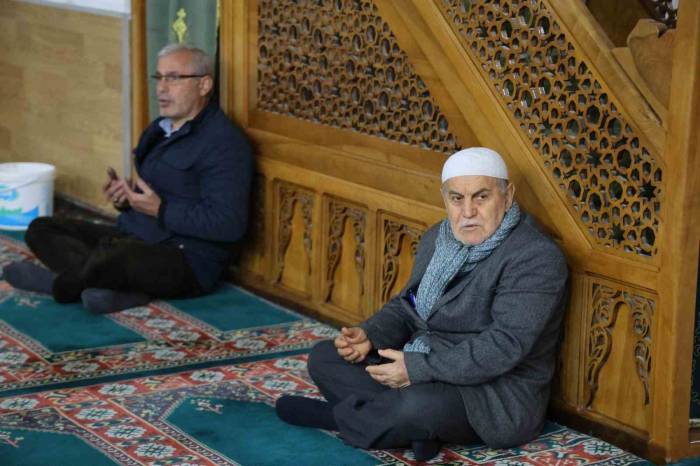 Hatay’da Miraç Kandili’nde Eller Semaya Açıldı