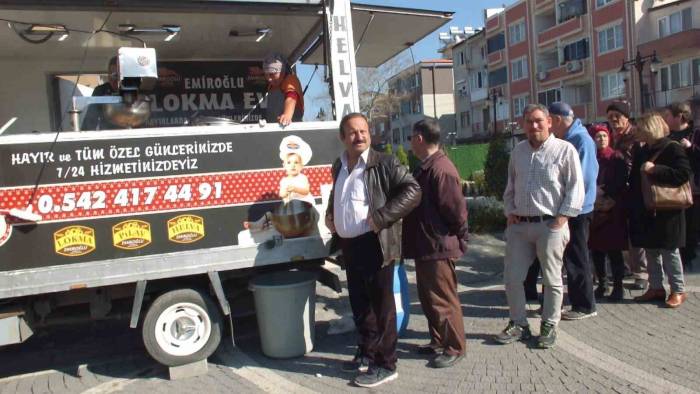 Burhaniye De Depremde Hayatını Kaybedenler Anıldı