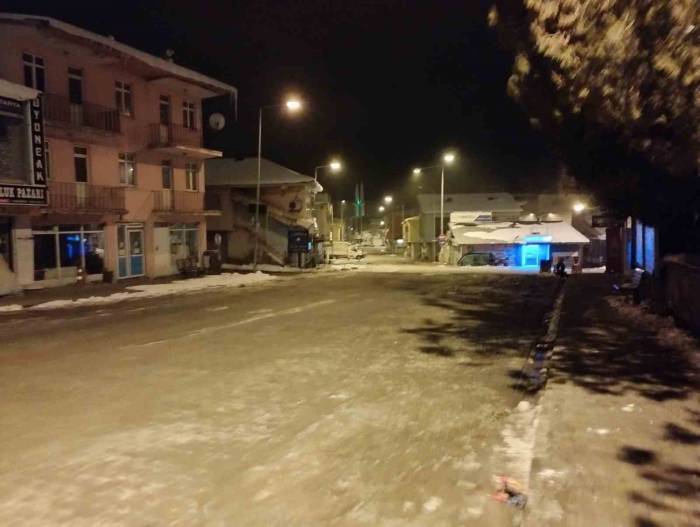 Varto’da Depremde Hayatını Kaybedenler İçin Dua Edildi