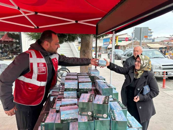 Altınordu’da Vatandaşlara Kandil Simidi İkramı