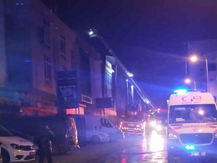 Ümraniye’de Mum İmalathanesinde Yangın