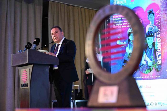 Başkan Böcek: "Antalya Önemli Bir Spor Şehri"