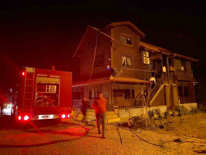 Ahşap Yazlık Evde Çıkan Yangın Korkuttu
