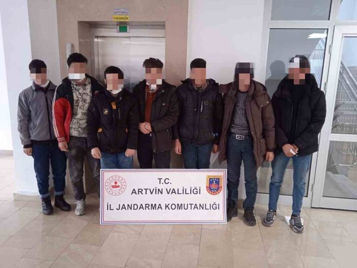 Artvin’de 7 Kaçak Göçmen Yakalandı
