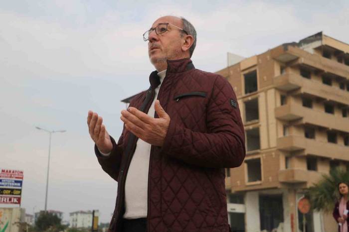 ’cennetten Bir Köşe’ Denilerek Satılan Rönesans Rezidans’ın Enkazında Yürek Burkan Dua