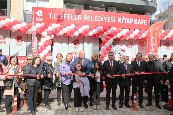 Başkan Atay 16’ıncı Kitap Kafe’yi Hizmete Açtı