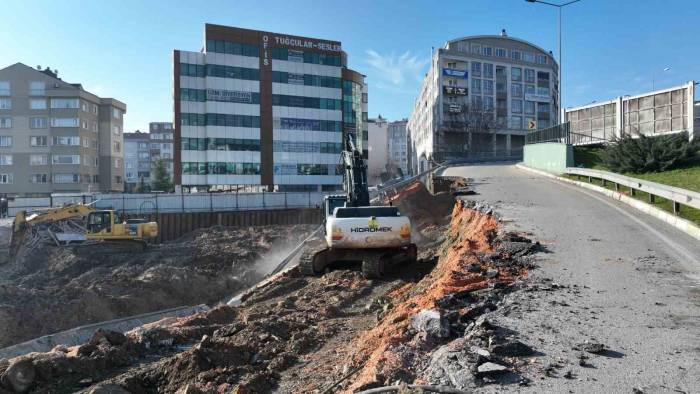 Bursa’da Göçen Yolda Çalışma Başladı