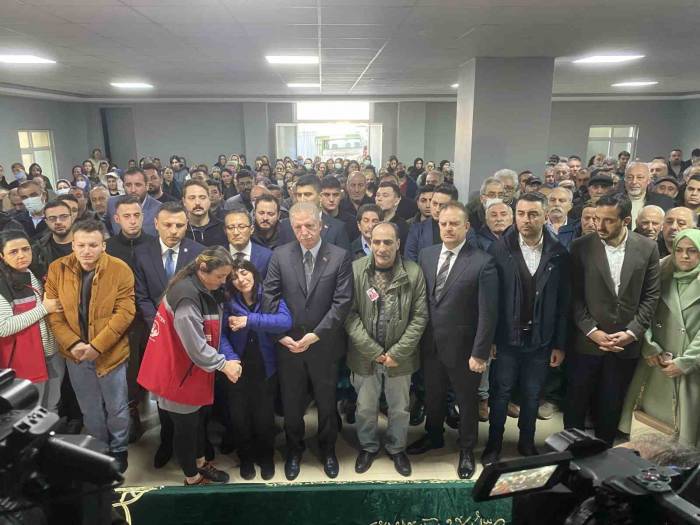Adliyedeki Silahlı Saldırıda Hayatını Kaybeden Dilfıraz Karataş Son Yolculuğuna Uğurlandı