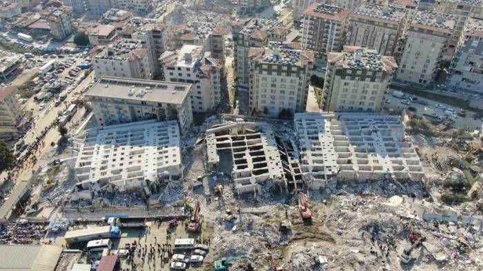 ‘Cenetten Bir Köşe’ Denilerek Satılan Rönesans Rezidans’ın Enkazından Kurtarılan Teknik Adam Yaşadıklarını Anlattı