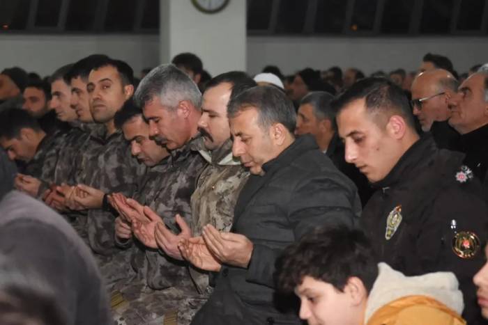 Erzincan Emniyeti Deprem Şehitlerini Unutmadı