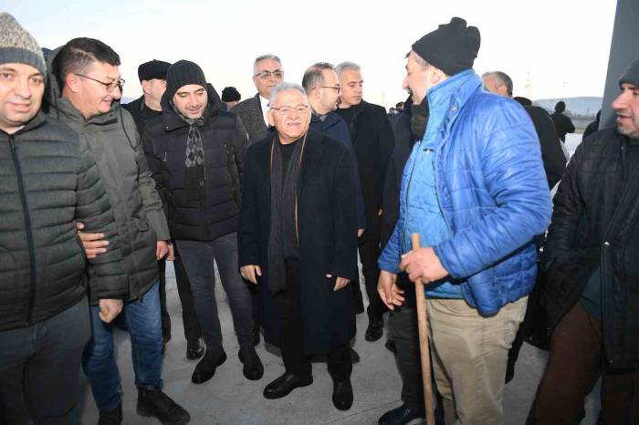 Büyükkılıç, Canlı Hayvan Pazarı’nda Konuştu: “Bizimki Eser Ve Hizmet Belediyeciliği”