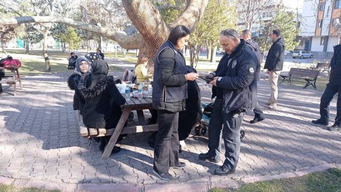 Kayseri Polisinden ‘Düzensiz Göç Ve Huzur’ Uygulaması: Bin 121 Şahıs Sorgulandı