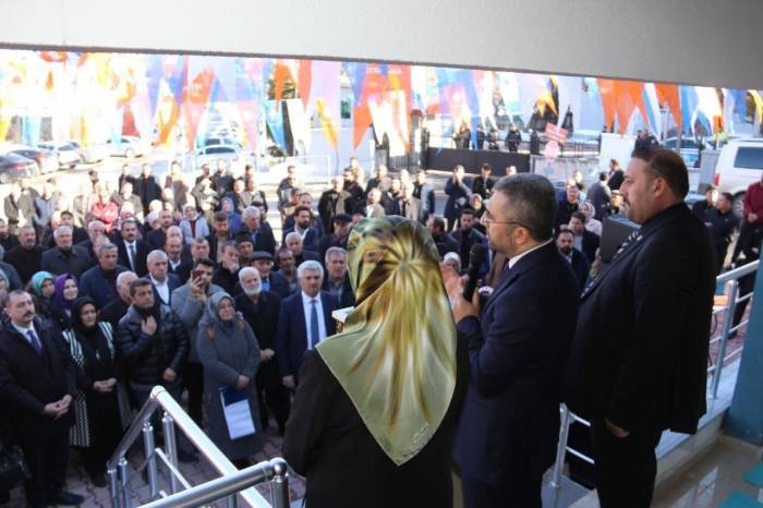 Yeniden Aday Gösterilen Başkan İsmail Say, Edremit’te Vatandaşlarla Buluştu