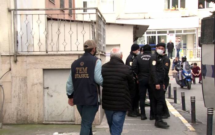 Adliyedeki Polislere Silahlı Saldırı Girişiminin 93 Şüphelisi Sağlık Kontrolünden Geçirildi