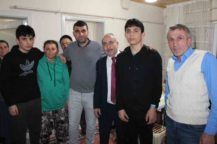 Okul Bahçesinde Kalbi Duran Çetin Günler Sonra Konuştu: “Hayatımı Kurtaran Öğretmenime Çok Teşekkür Ediyorum”