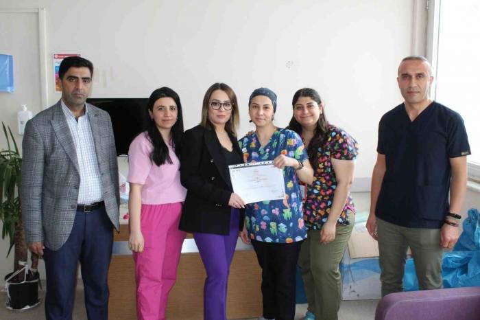 Tatvan Devlet Hastanesindeki Birimlere Teşekkür Belgesi