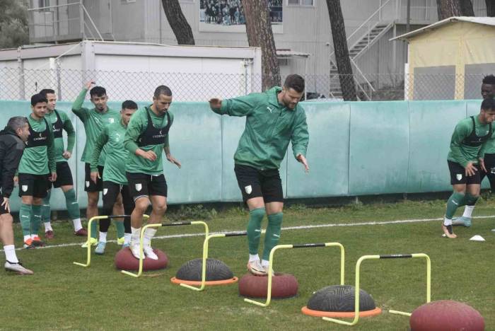 İsmet Taşdemir: "Play-off’taki Yerimizi Sağlamlaştırmanın Derdindeyiz"