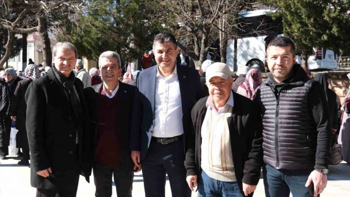 Gediz’de 28 Umreci Kutsal Topraklara Uğurlandı