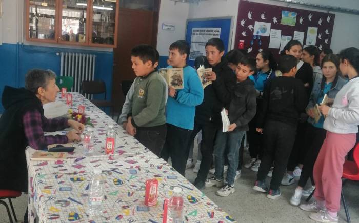 Yarıyıl Tatilinde Kitabını Okudukları Yazarla Buluştular