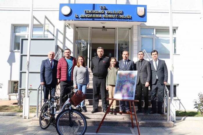 Çizdiği Jandarma Resmiyle Dereceye Girdi