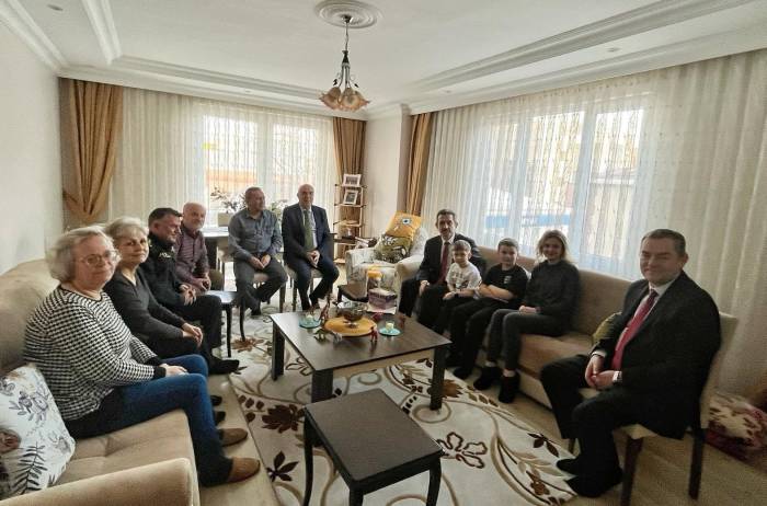 Kırklareli Valisi Ekici’den Şehit Çocuğuna Doğum Günü Sürprizi