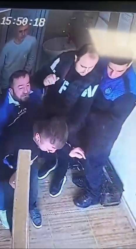 Arkadaşını Heimlich Manevrasıyla Kurtardı