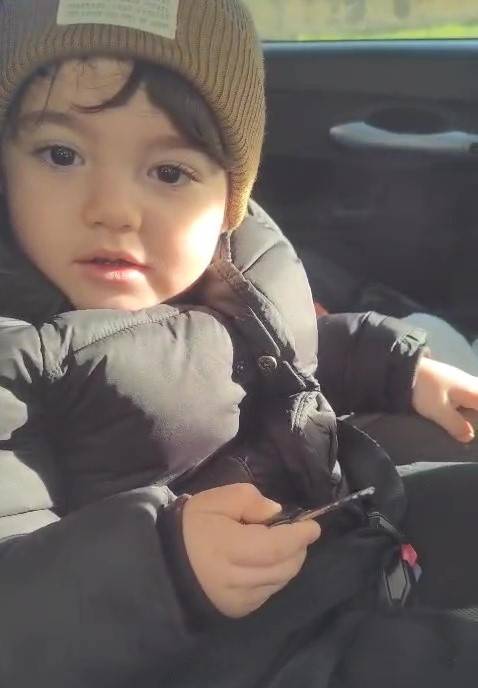 3 Yaşındaki Çocuk Yanlışlıkla Kendisini Otomobile Kilitledi