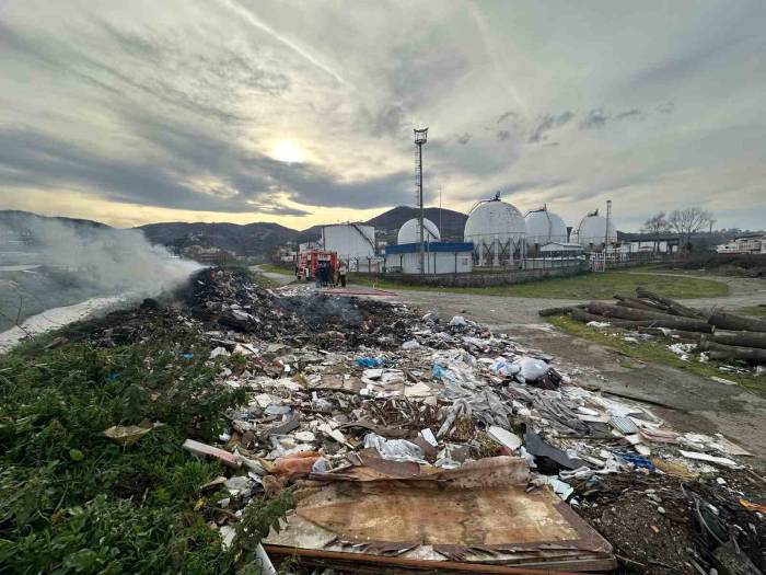 Gaz Dolum Tesisi Yanında Korkutan Yangın