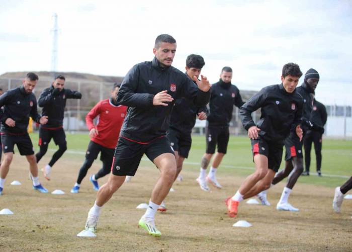 Sivasspor, Çaykur Rizespor Maçı Hazırlıklarına Başladı