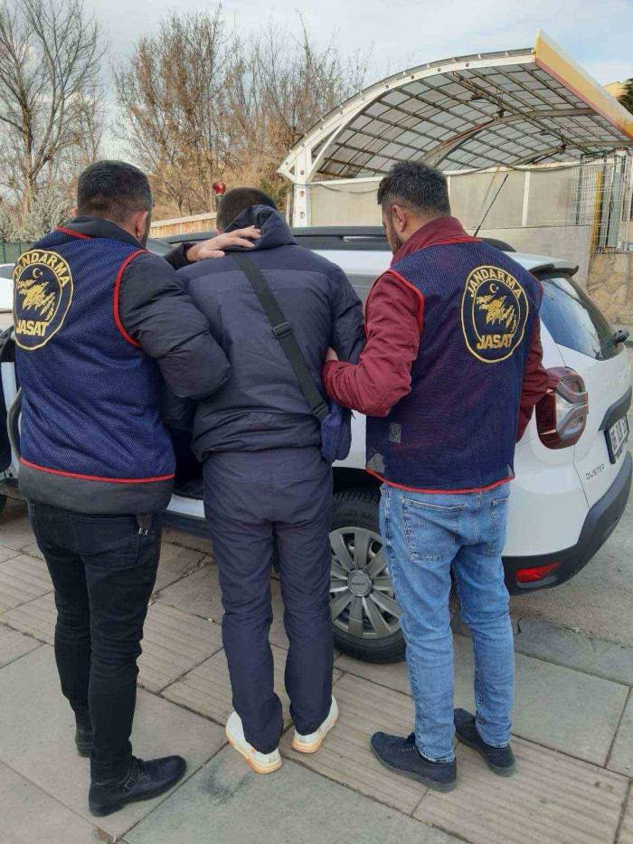 Kasten Öldürme Suçundan Hapis Cezası Alan 2 Firari Hükümlü Yakalandı