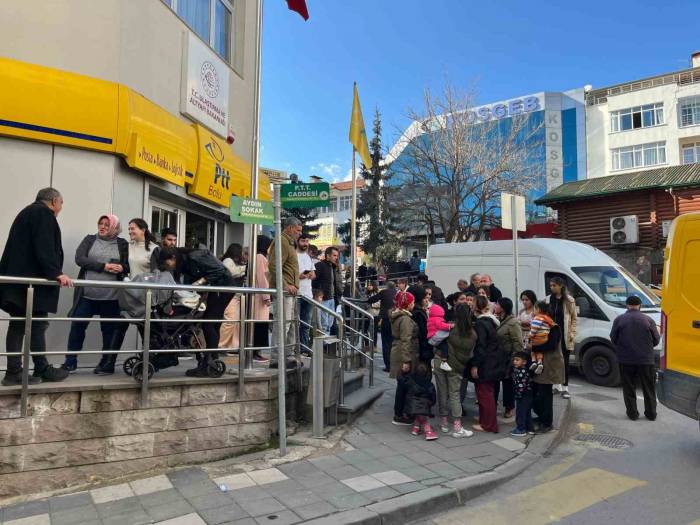 Roman Vatandaşlara, ’çingene’ Dedi Ortalık Karıştı