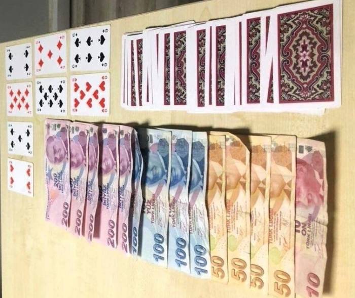 Kumar Oynatılan Kahvehaneye Operasyon