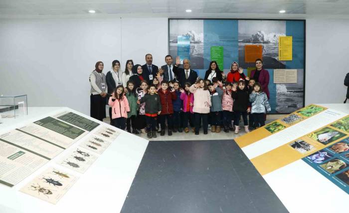 Anaokulu Öğrencileri, Rektör Çomaklı İle Birlikte Biyoçeşitlilik Bilim Müzesini Gezdi