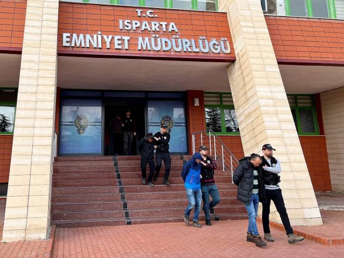 Isparta’da Uyuşturucu Operasyonu: 4 Şahıs Tutuklandı
