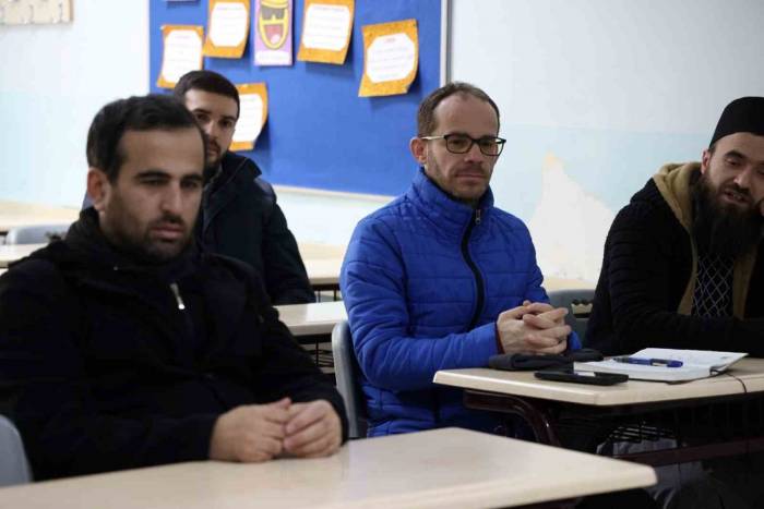 Ko-mek’ten İmam Ve Müezzinlere Ses Eğitimi