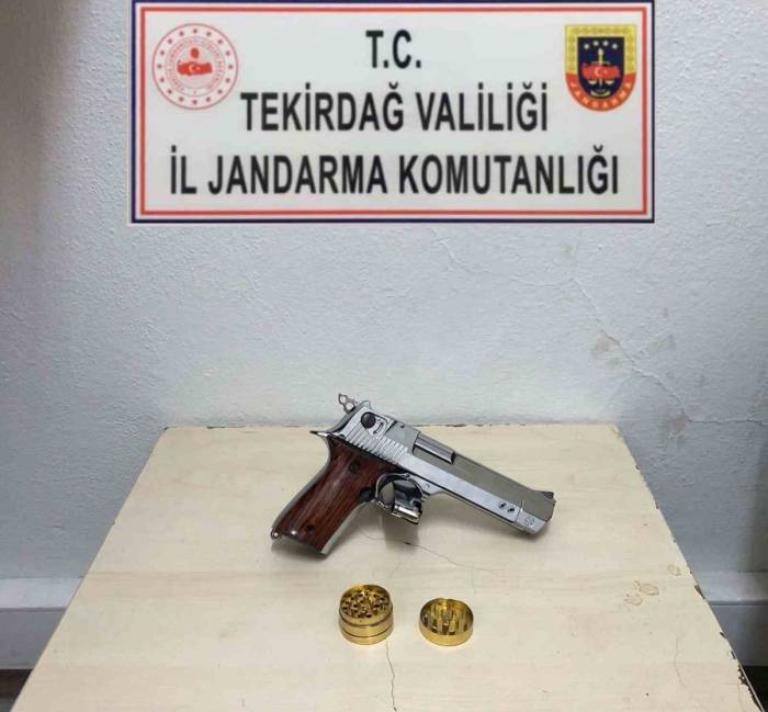 Aramalarda Tabancalar Bulundu