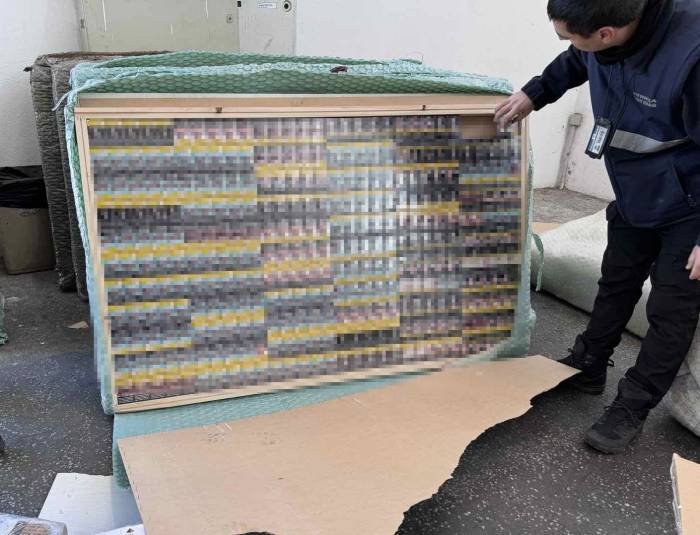 Kanepeler Arasına Gümrük Kaçağı Sigara Gizlediler: 9 Bin 690 Paket Sigara Bulgar Gümrüğüne Takıldı