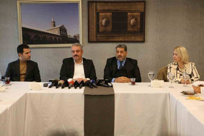 Bilden’den, Hizmet Yerine Kaosu Tercih Eden Partilere Gönderme