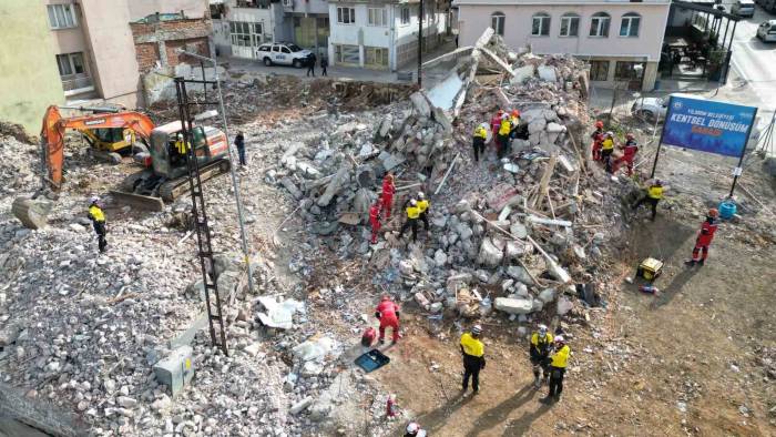 Bursa’da Nefes Kesen Deprem Tatbikatı...