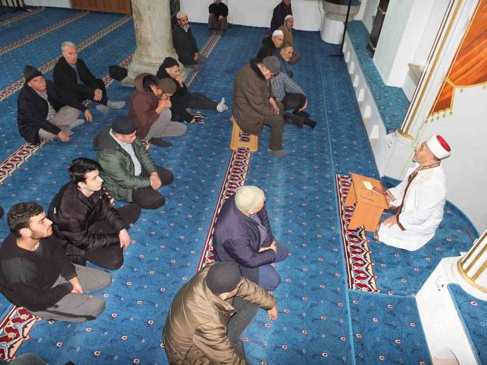 Burhaniye’ De Sabah Namazı Buluşması Hacıahmet Camiinde Yapıldı