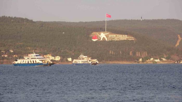 Bozcaada Ve Gökçeada’ya Bazı Feribot Seferlerine Fırtına Engeli