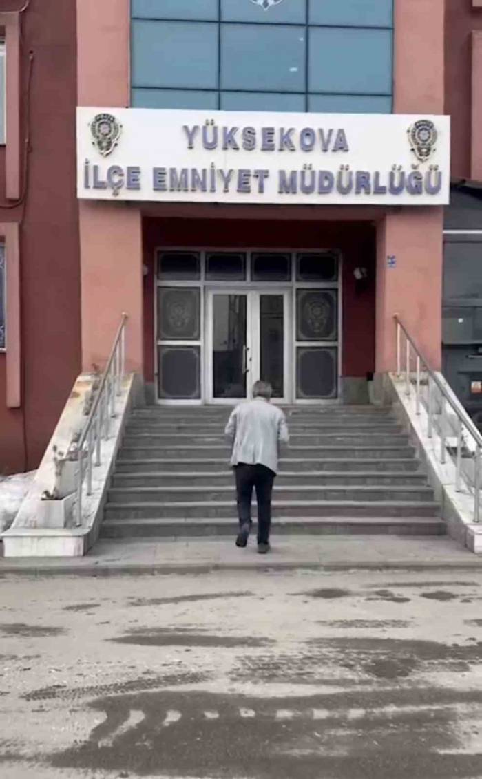 Dolandırılmaktan Polisler Kurtardı