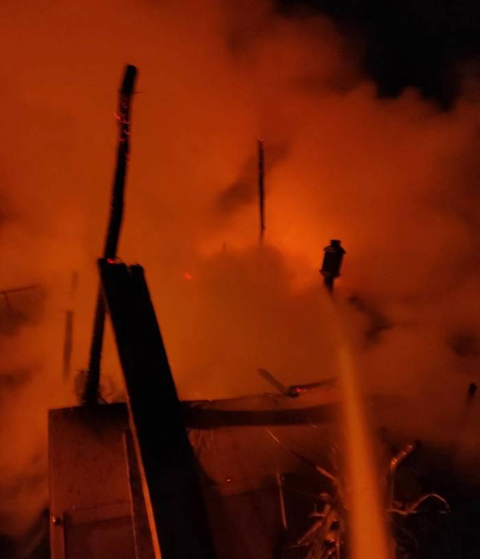 İskenderun Sahil Yolunda Baraka Yangını