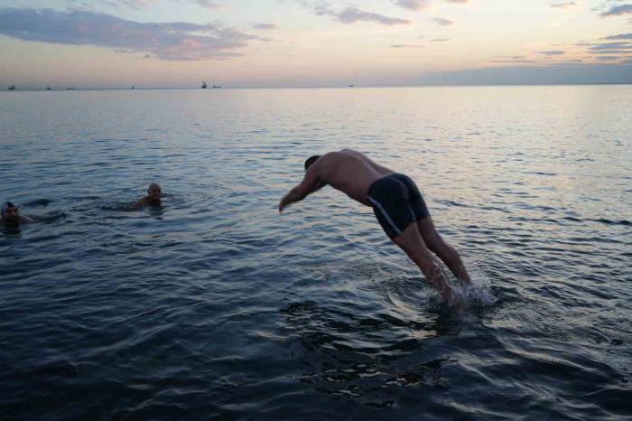 Sıcaklıkta Akdeniz’i Sollayan Samsun’da Şubat Ayında Deniz Keyfi