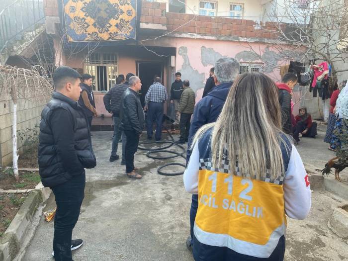 Evde Çıkan Yangın Korkuttu