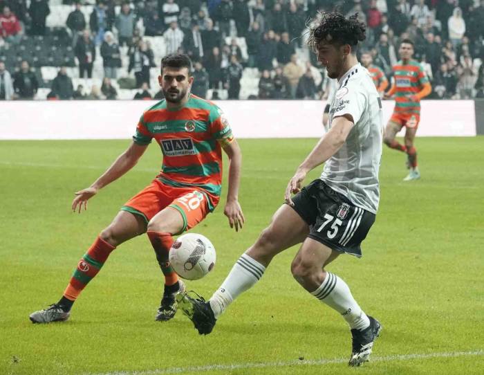 Beşiktaş’ta Tayfur Bingöl Sakatlandı