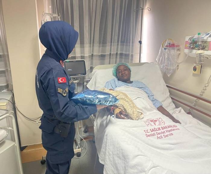 Hırsızlık Yapan Kaçak Göçmen Yakalandı, Sağlık Kontrolüne Götürüldüğünde Doğum Yaptı