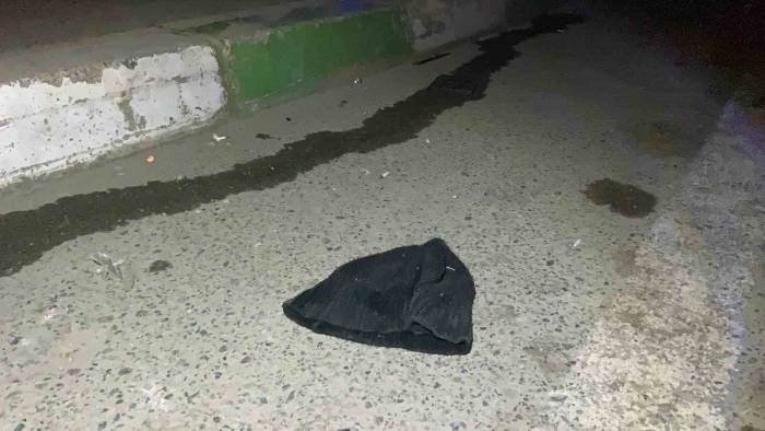 Durakta Bekleyenlere Otomobil Çarptı: 1 Ölü, 1 Yaralı